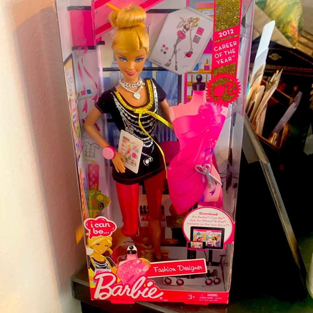 Barbie doll I can be a Fashion Designer